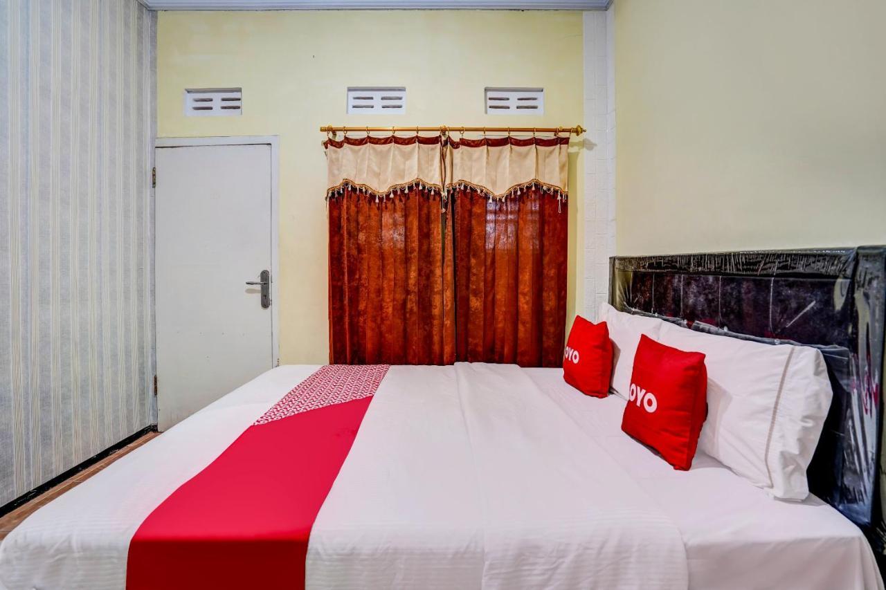 Super Oyo 90642 Lancar Homestay Syariah Tlekung Eksteriør billede