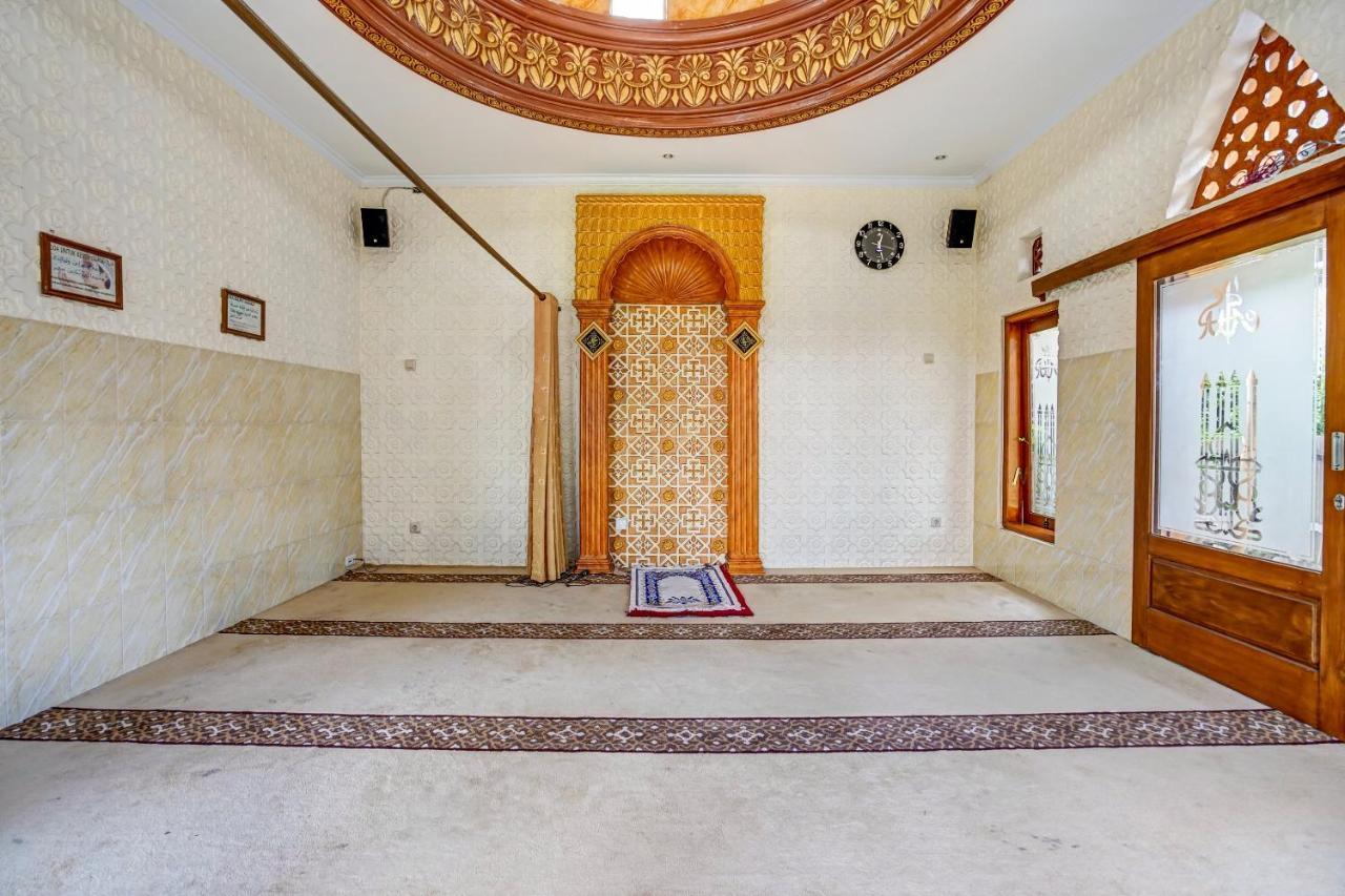 Super Oyo 90642 Lancar Homestay Syariah Tlekung Eksteriør billede