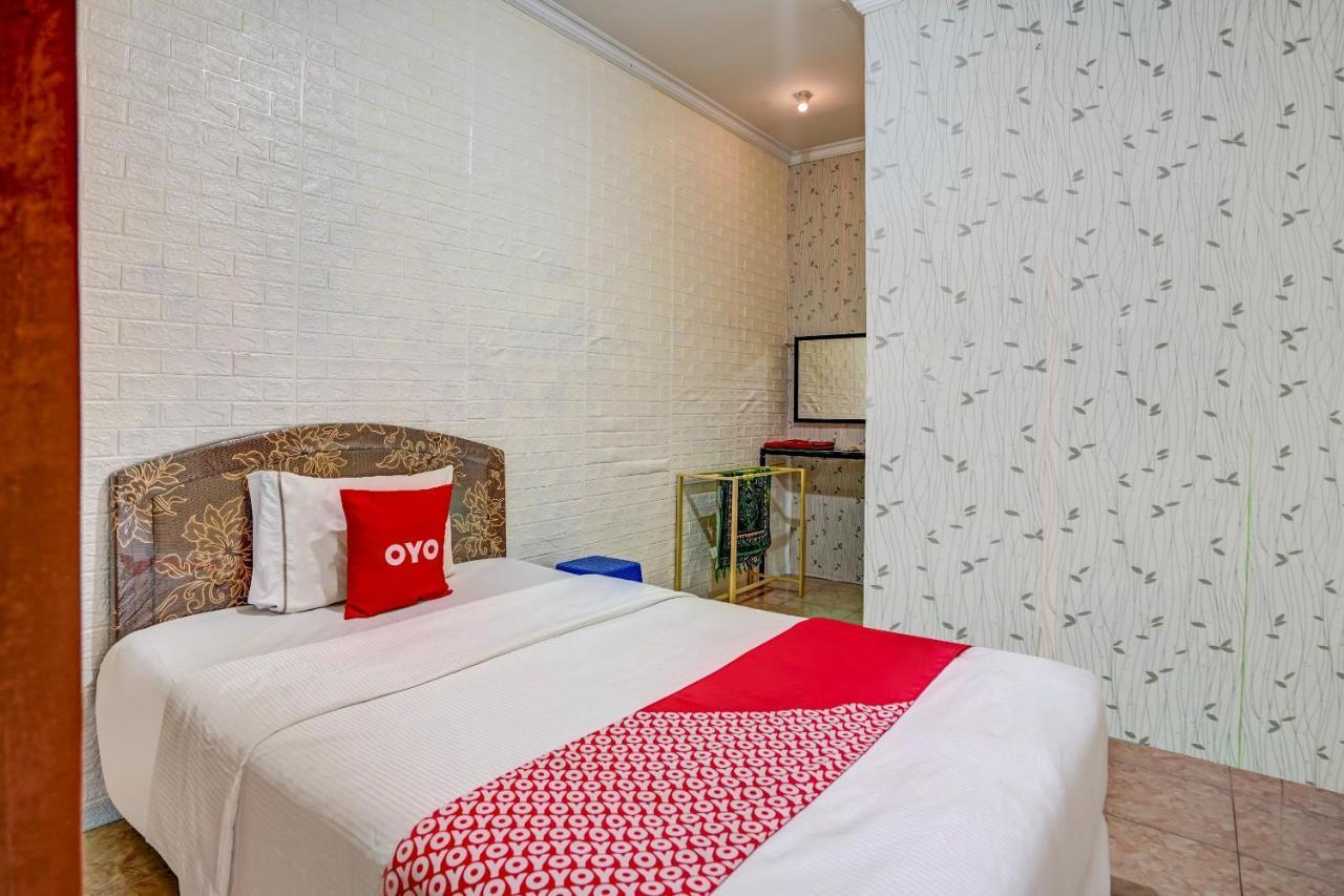 Super Oyo 90642 Lancar Homestay Syariah Tlekung Eksteriør billede