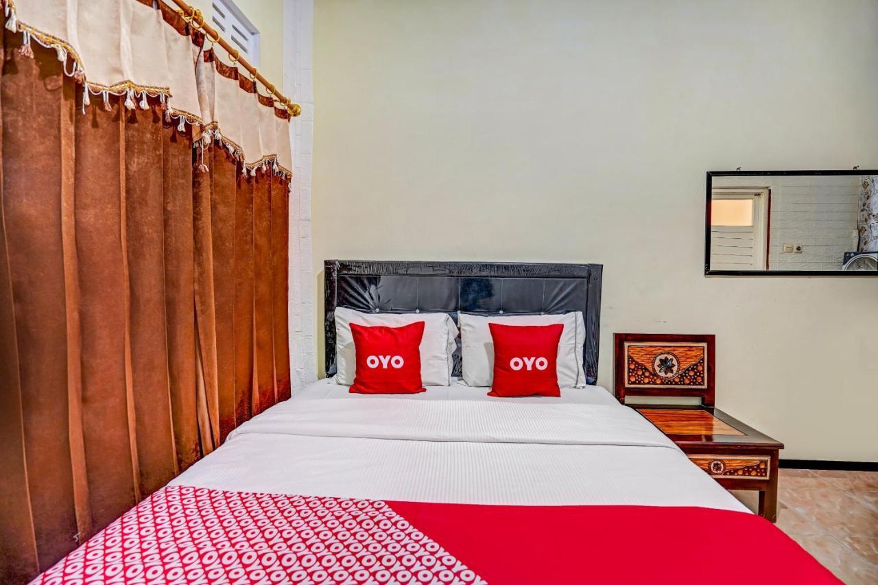 Super Oyo 90642 Lancar Homestay Syariah Tlekung Eksteriør billede