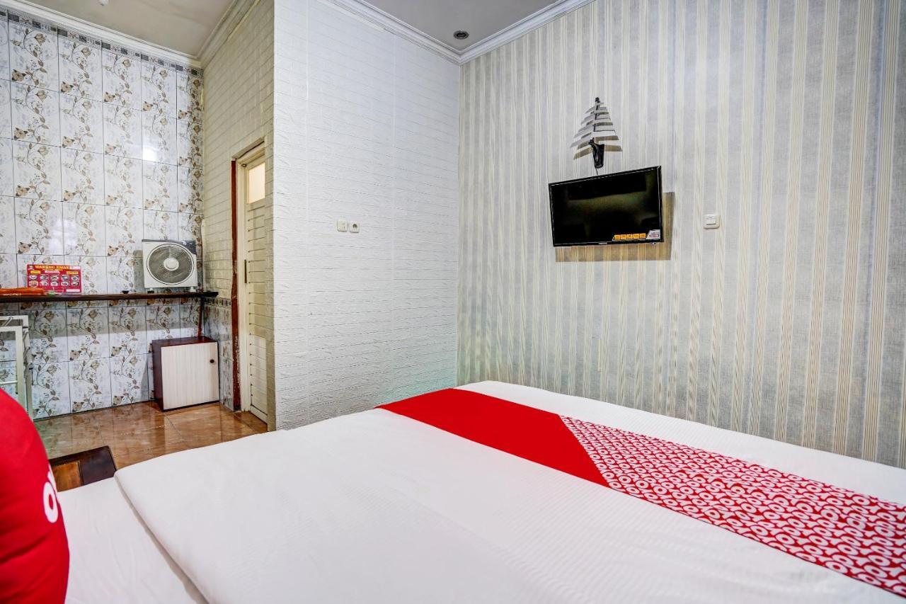 Super Oyo 90642 Lancar Homestay Syariah Tlekung Eksteriør billede
